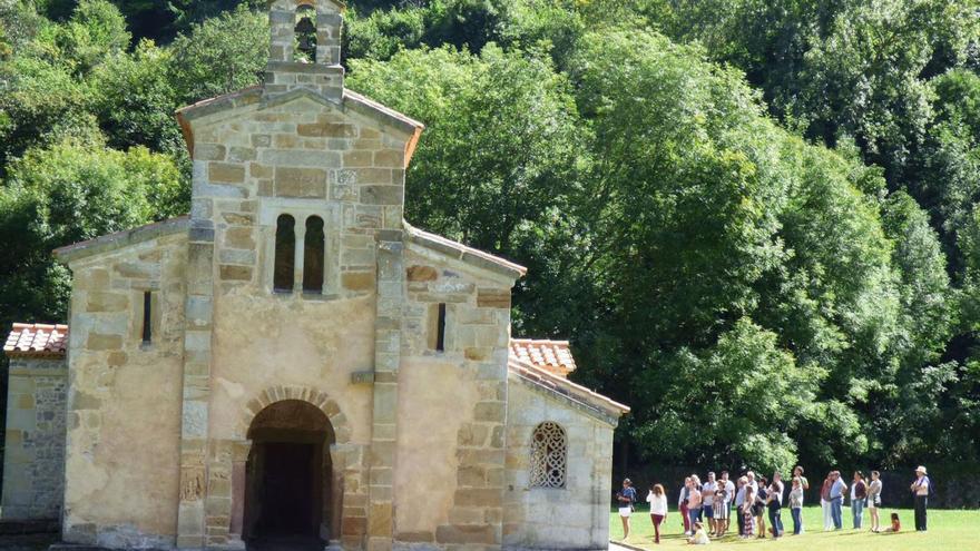 El Arzobispado lleva a Valdediós el modelo de la Catedral para atraer turistas
