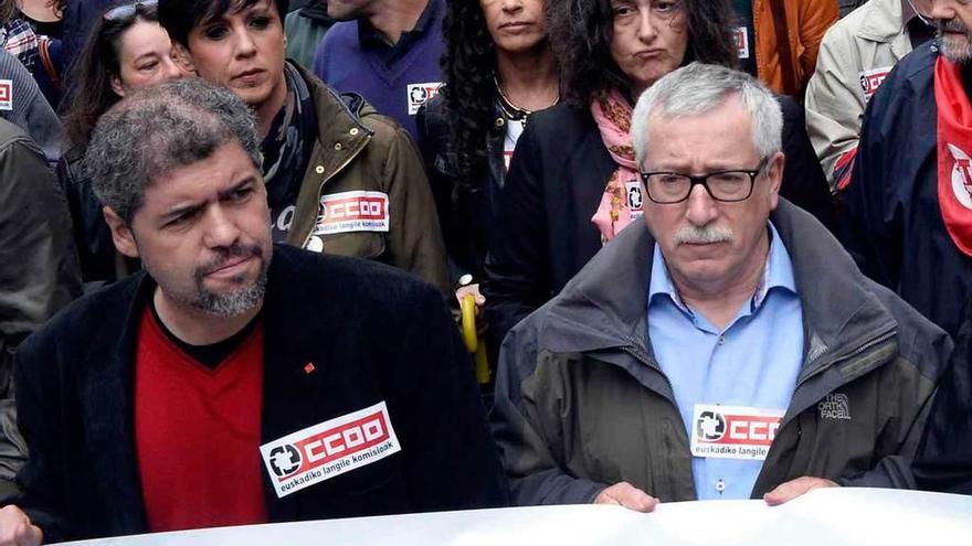 Sordo, a la izquierda, junto a Toxo, en una manifestación en Bilbao.