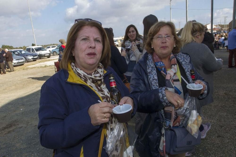 Reparto de pelotas en Pozo Estrecho por San Fulgencio