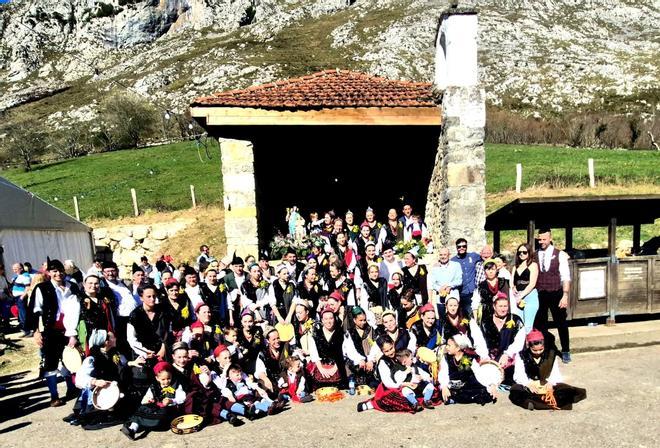 Fiesta del Santo Ángel de la Guarda en El Mazucu (Llanes)
