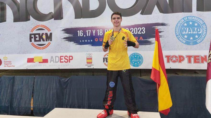 Jordi Marí logra para Ibiza el doblete en el Campeonato de España júnior de kickboxing