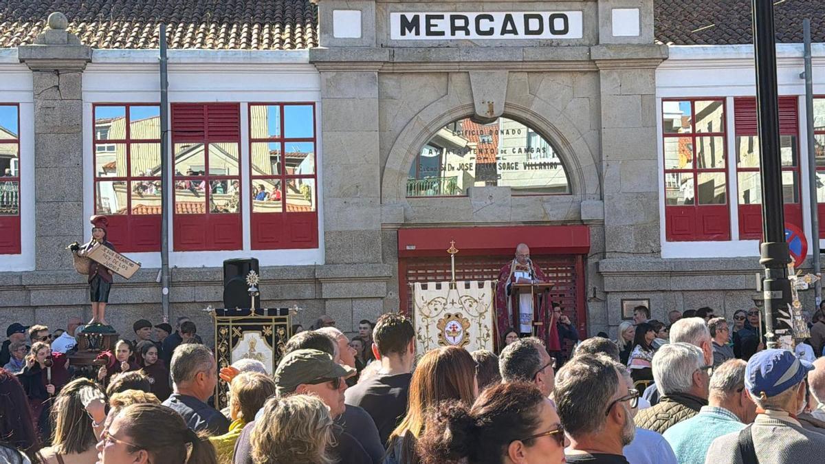 Viernes Santo en Cangas. El Santo Encuentro Viernes Santo en Cangas. El Santo Encuentro