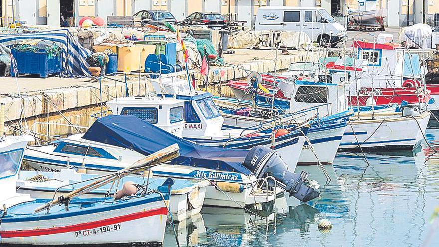 Los pescadores vuelven a faenar hoy tras el acuerdo con el ministro