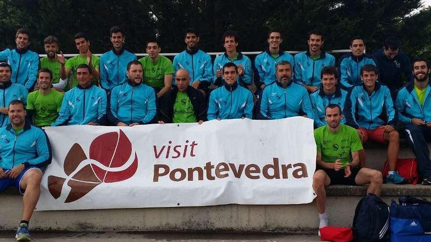 Los atletas de la Gimnástica celebran el segundo puesto en Burgos.