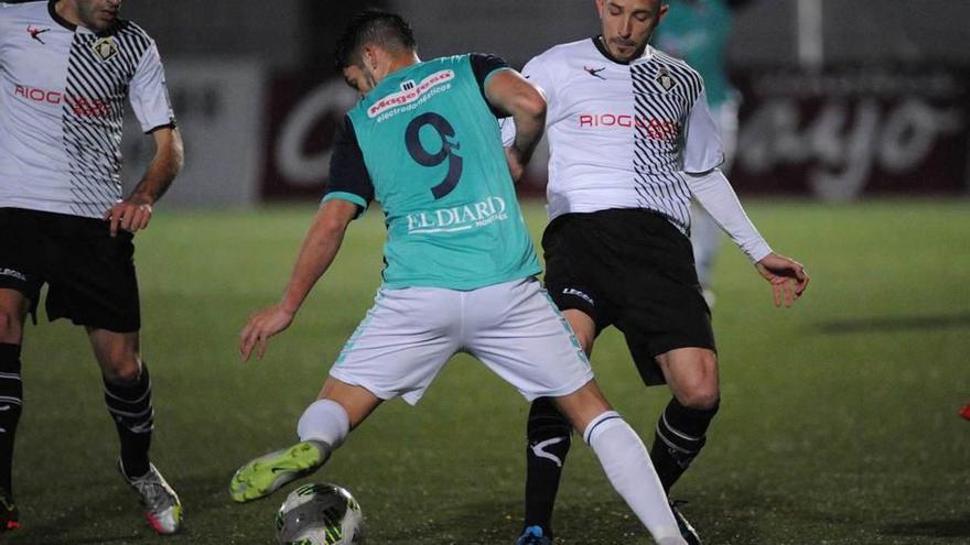 El Deportivo de La Coruña se fija en un mediocentro de Segunda división -  Estadio Deportivo