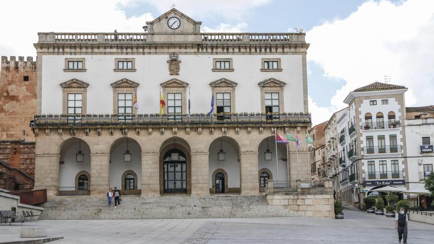 UGT denuncia la suspensión de crédito de plazas en el Ayuntamiento de Cáceres