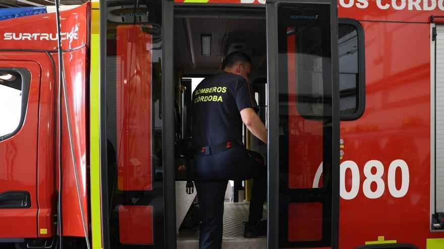 Los bomberos de Córdoba encuentran un hombre fallecido en su vivienda en el barrio de la Fuensanta