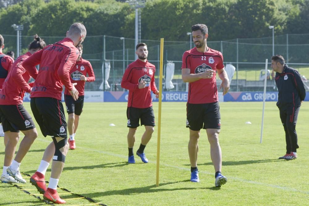 El entrenador del Deportivo, José Luis Martí, destacó que mañana al Zaragoza deberán "quitarle el balón" para tener posibilidades de regresar con una victoria de La Romareda.