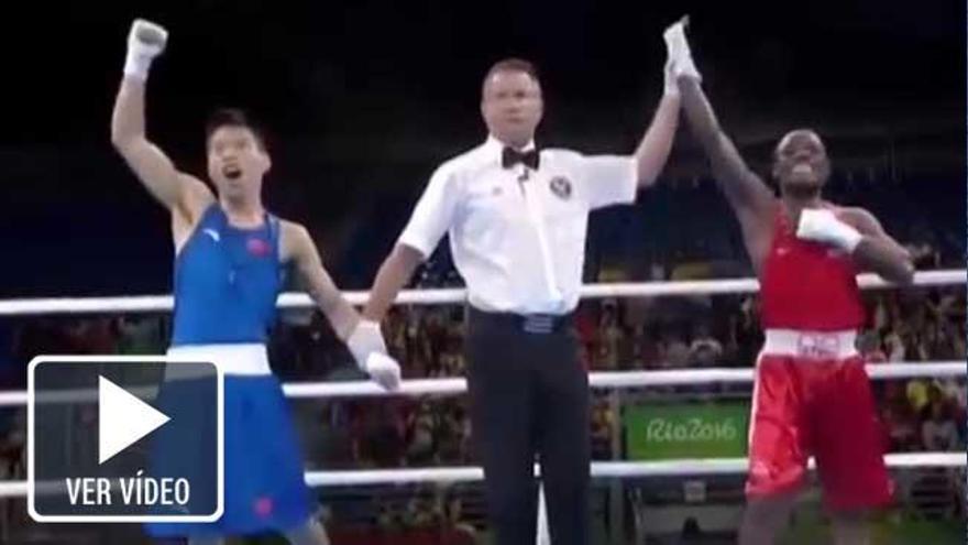 El ridículo de un boxeador que celebró el triunfo antes de tiempo