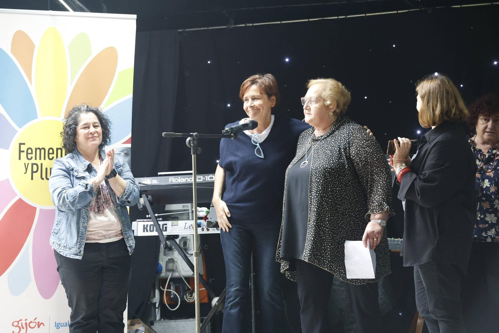 Así fue la fiesta "Femenino y Plural" en Gijón con 600 mujeres en el Muséu del Pueblu d'Asturies (en imágenes)