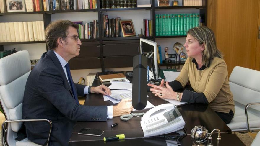 Luisa Piñeiro, exalcaldesa de Moraña y nueva delegada territorial de la Xunta en Pontevedra, con el presidente Feijóo.