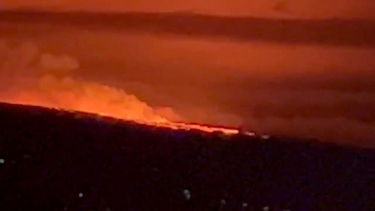 El volcán Mauna Loa (Hawái) entra en erupción por primera vez en 40 años