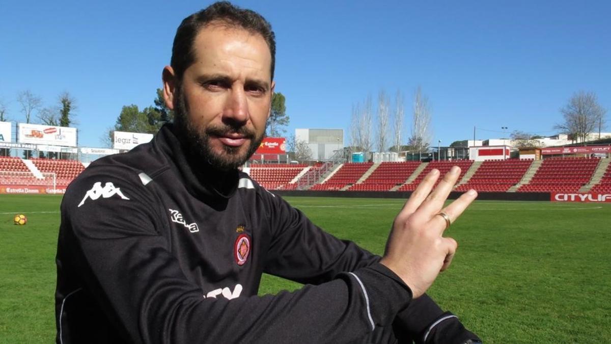 Pablo Machín, técnico del Girona, señala su tercer intento, que espera sea el bueno.