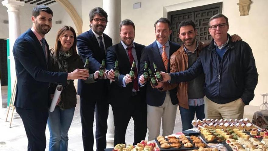 La feria gastronómica &#039;En abril, tapas mil&#039; se presentó ayer.