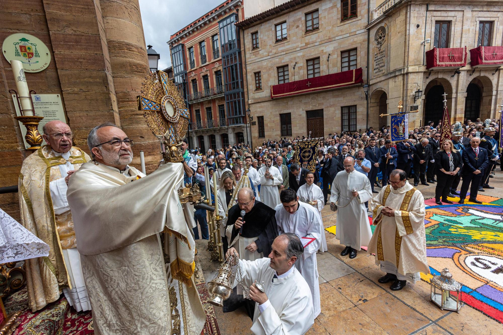 Celebración del Corpus en la Catedral de Oviedo