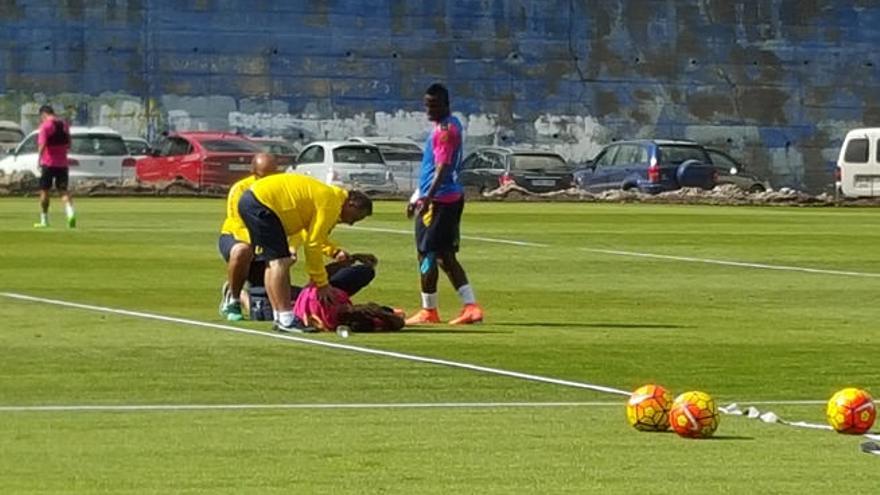 William José se retira del entrenamiento por un golpe en el hombro