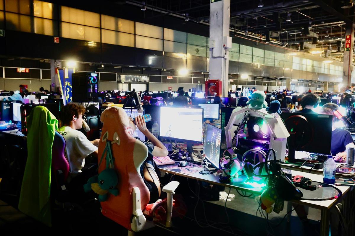 Zona de LAN Party en el Own Festival.