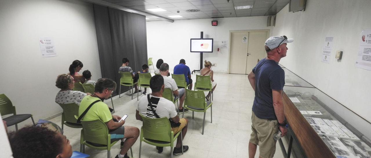 Espacio habilitado en la Estación Intermodal de Palma para la emisión de tarjetas.