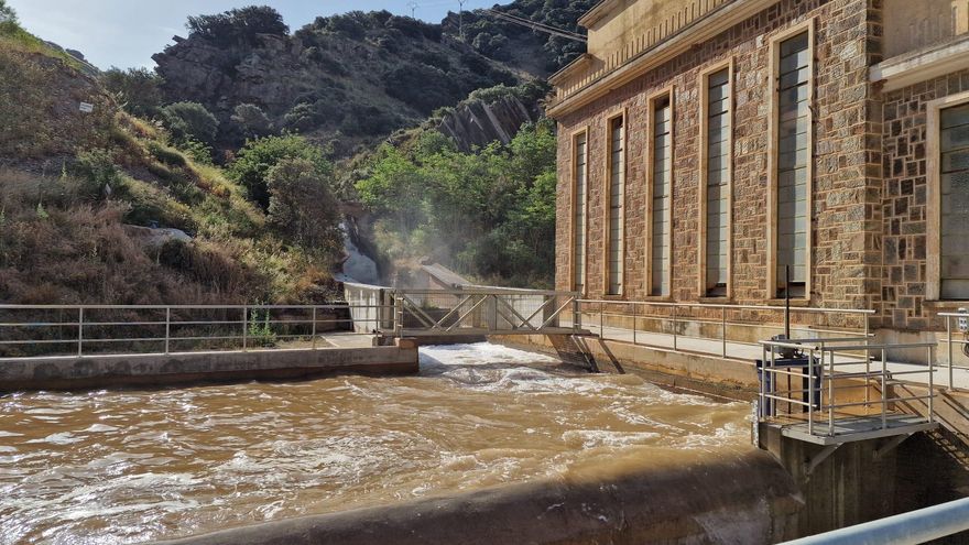 Mularroya empieza a llenarse de agua 17 años después del inicio de las obras