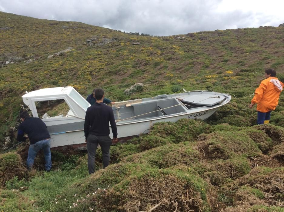 Rescatan la planeadora del hombre muerto en Cangas