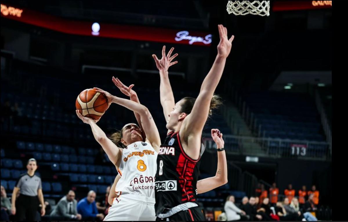 Canella pugna amb Yanamer