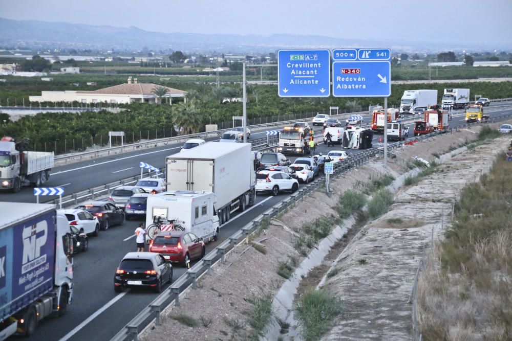 Accidente de camión cargado de carne congelada