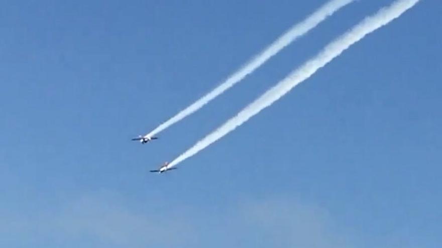 Dos aviones chocan en Italia durante una exhibición aérea