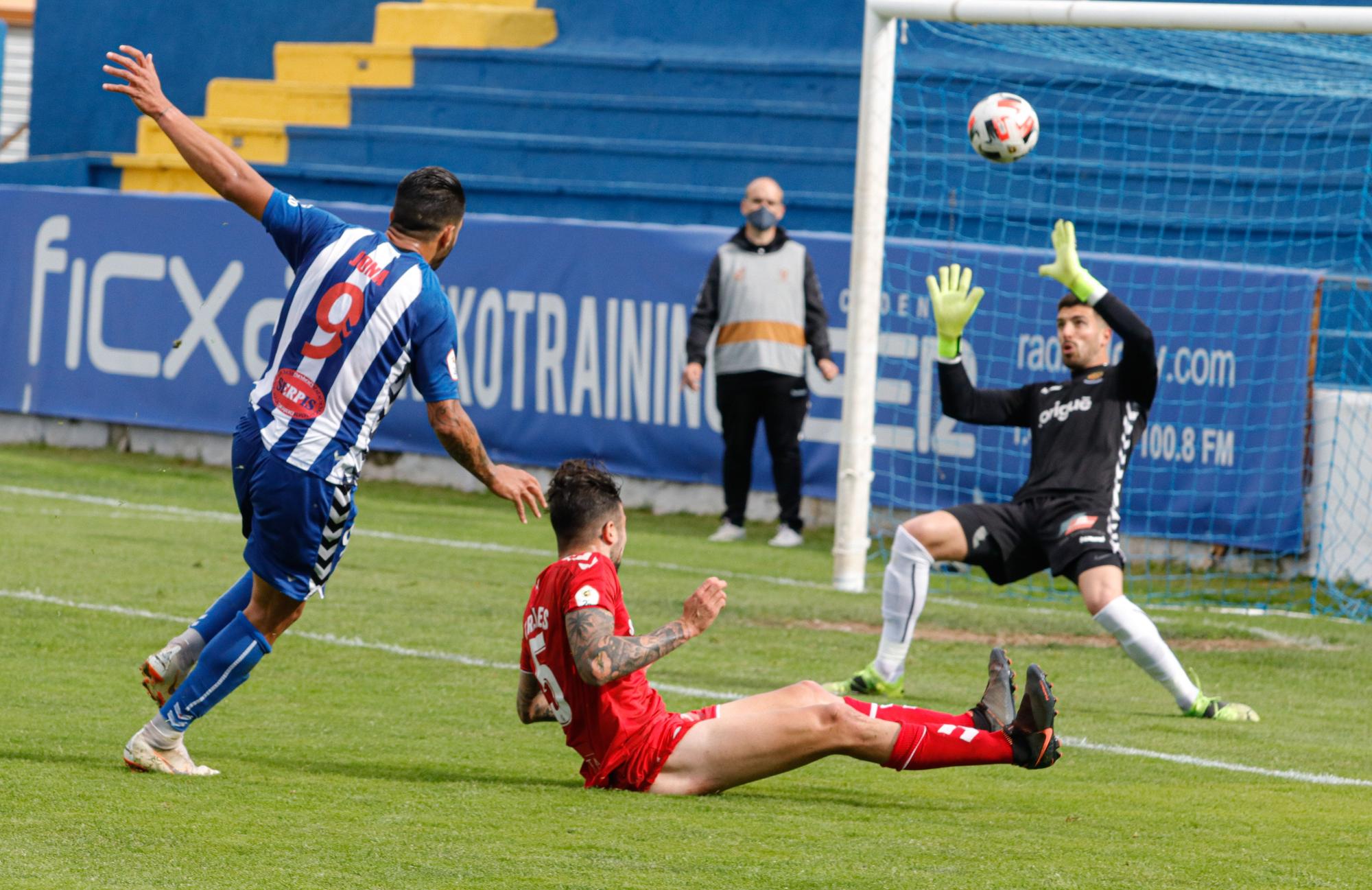 El Alcoyano suma un punto que sabe a poco ante el Nàstic (1-1)