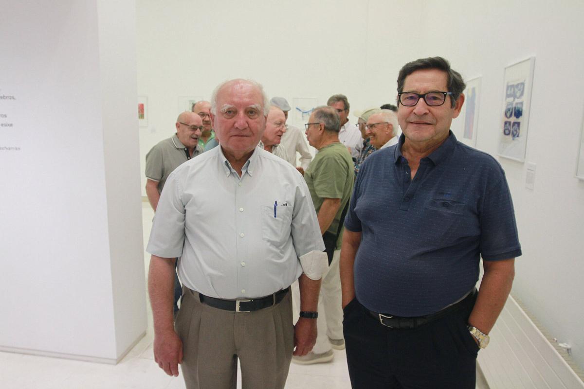 Santiago Cabido y Francisco M. Enríquez, únicos sacerdotes de su promoción en activo.