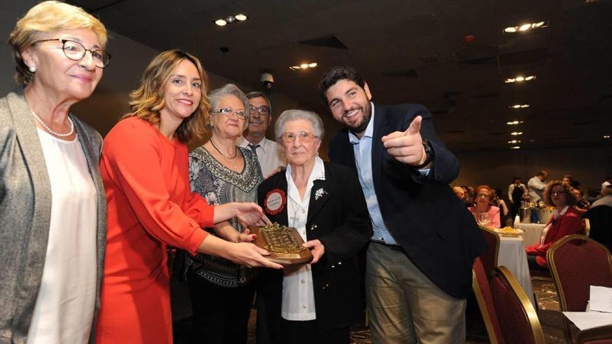 Concepción Lax y Antonio Galán, Abuelos del Año