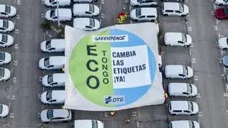 El Gobierno prepara, ahora sí, un cambio de las etiquetas ECO y Cero Emisiones de los coches