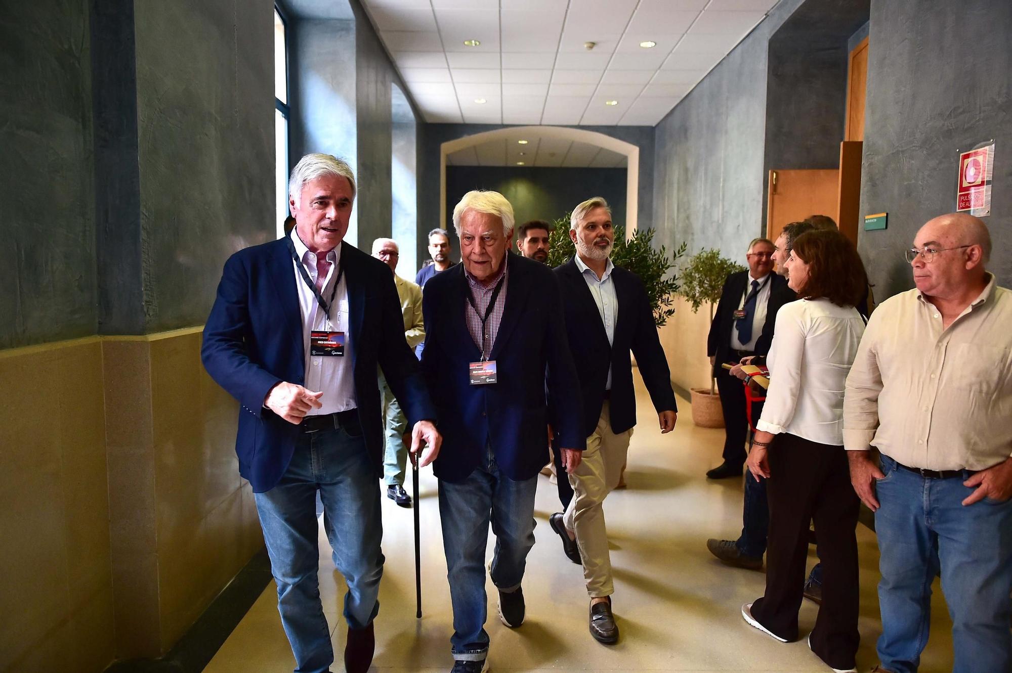 FOTOGALERÍA |  Congreso sobre grandes incendios forestales en el centro universitario de Plasencia