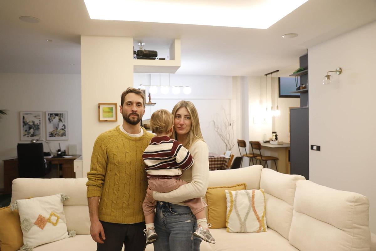 Los residentes de bajos comerciales convertidos en vivienda en Gijón, en imágenes