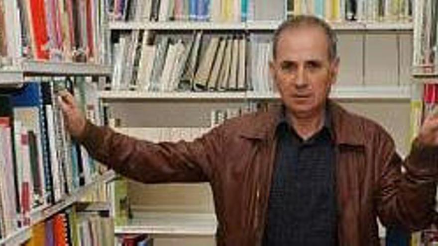 El filósofo Víctor Gómez Pin posa en la Fundación Paideia.