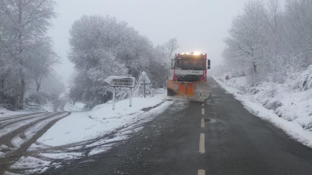 La nieve cubre la comarca sanabresa