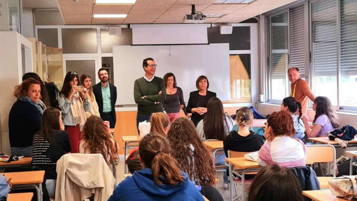 Los alumnos del IES Monastil realizan un viaje-intercambio a Francia