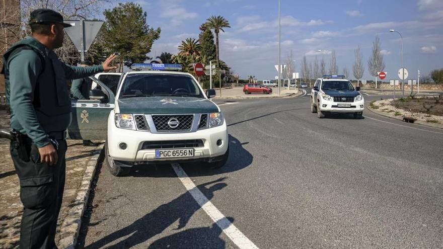 La Guardia Civil ha detenido a un padre por un delito continuado de abusos sexuales a su hija, menor de edad.