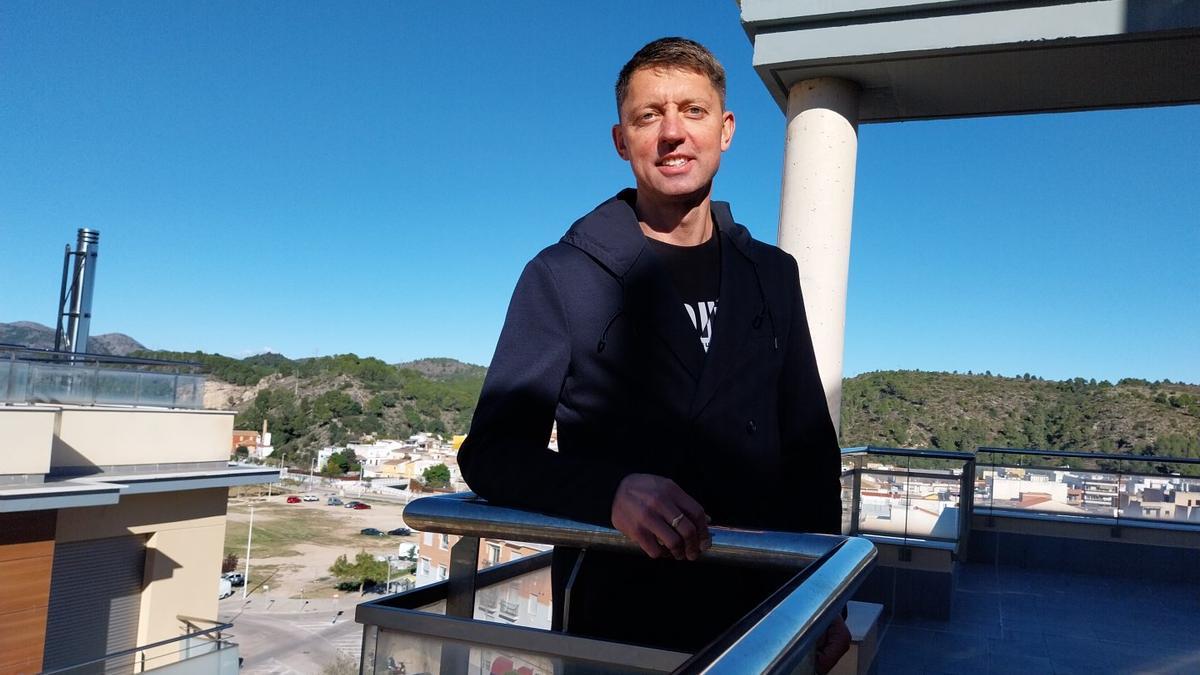 Sidas Paulauskas, en el residencial ubicado en el número 118 del paseo de les Germanies.