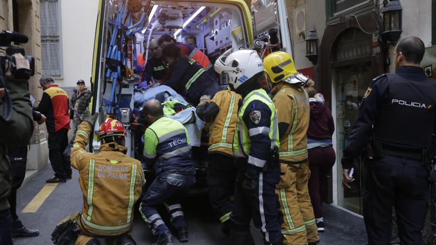 Un trabajador cae desde un cuarto piso por el hueco de un ascensor en Palma