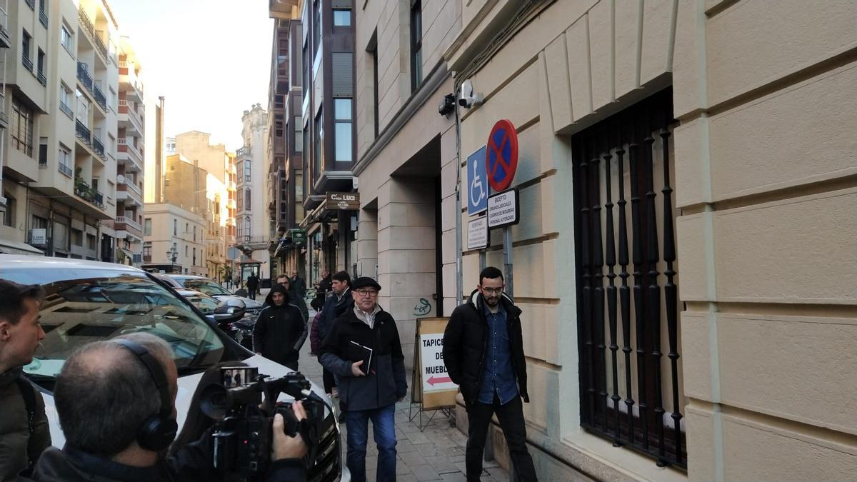 Miguel Ángel Guerra y Miguel Ángel Llamas a su llegada a los juzgados de Zamora.