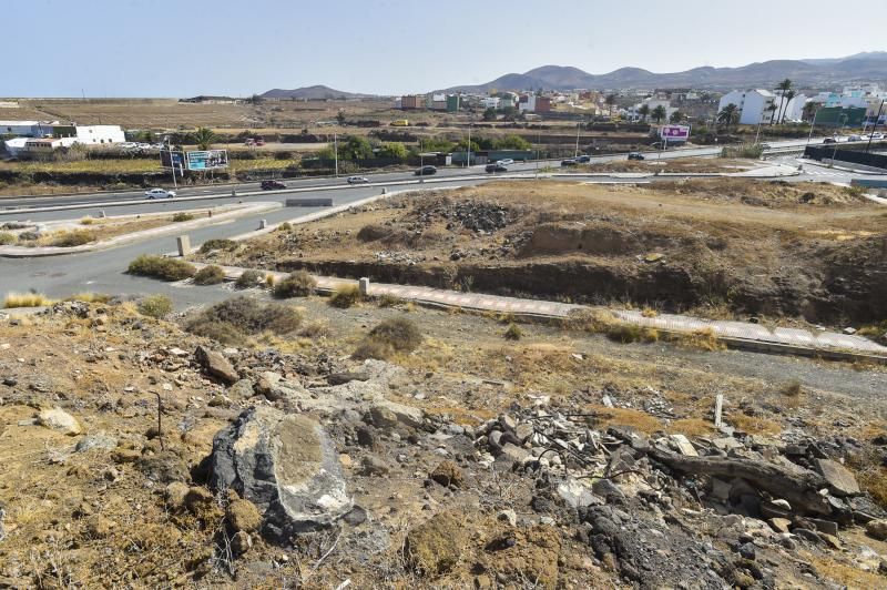 Zona de Arauz a medio urbanizar y abandonada