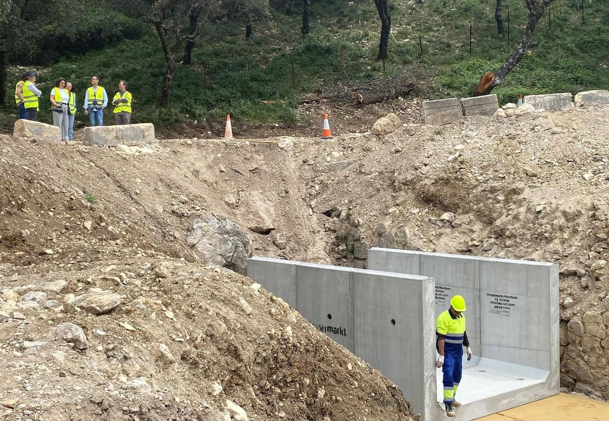 Obras en la carretera A-372 entre Benamahoma y Grazalema, en la Sierra de Cádiz,