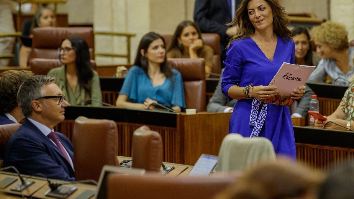 La portavoz de Vox, Macarena Olona, en su estreno en el Parlamento de Andalucía.