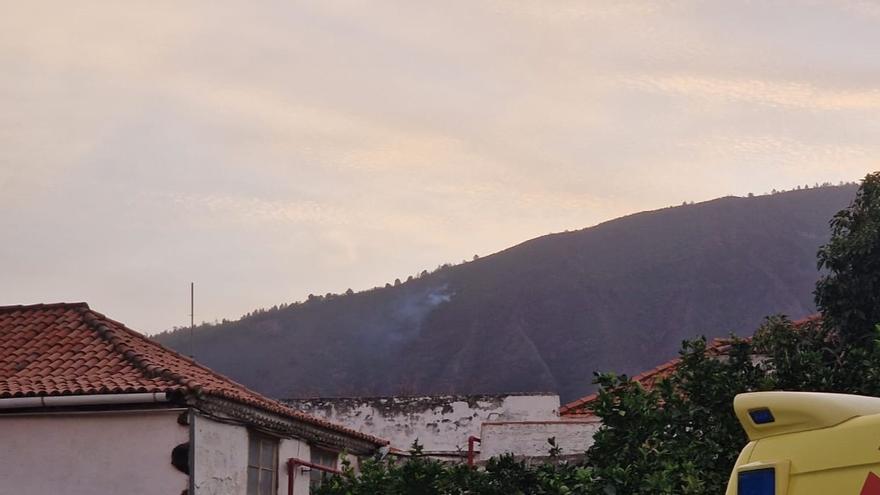 Controlado el conato de incendio en Tenerife fuera del perímetro afectado