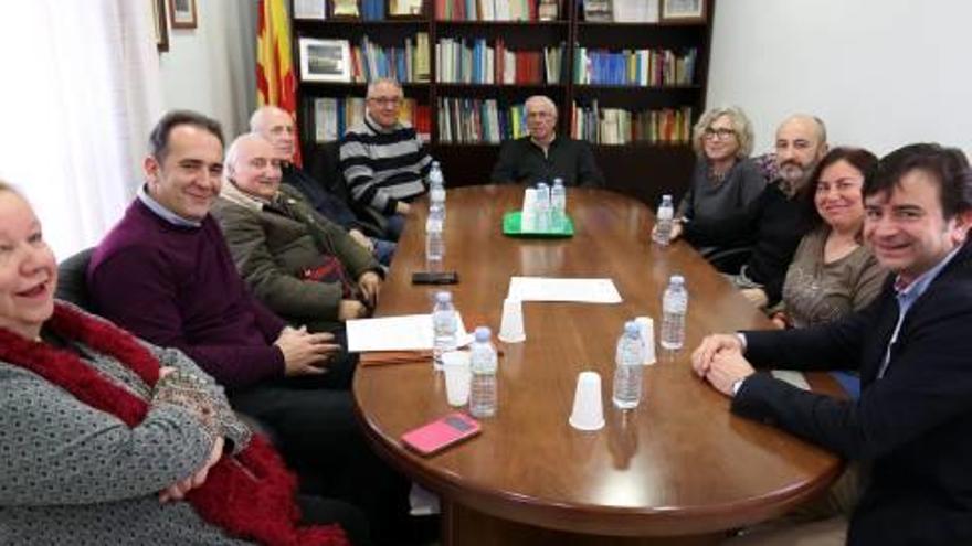 Reunión con los alcaldes y puesta de largo ante los usuarios