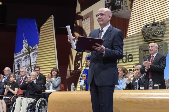 Entrega de Honores y Distinciones del Cabildo de ...