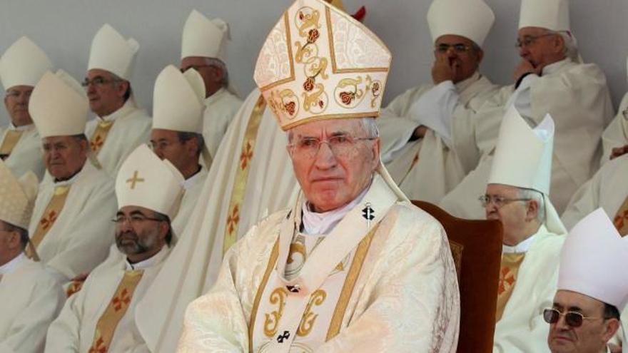 El cardenal arzobispo de Madrid, Antonio María Rouco Varela, durante la Misa de la Sagrada Familia que ha tenido lugar hoy en la Plaza de Colón de Madrid