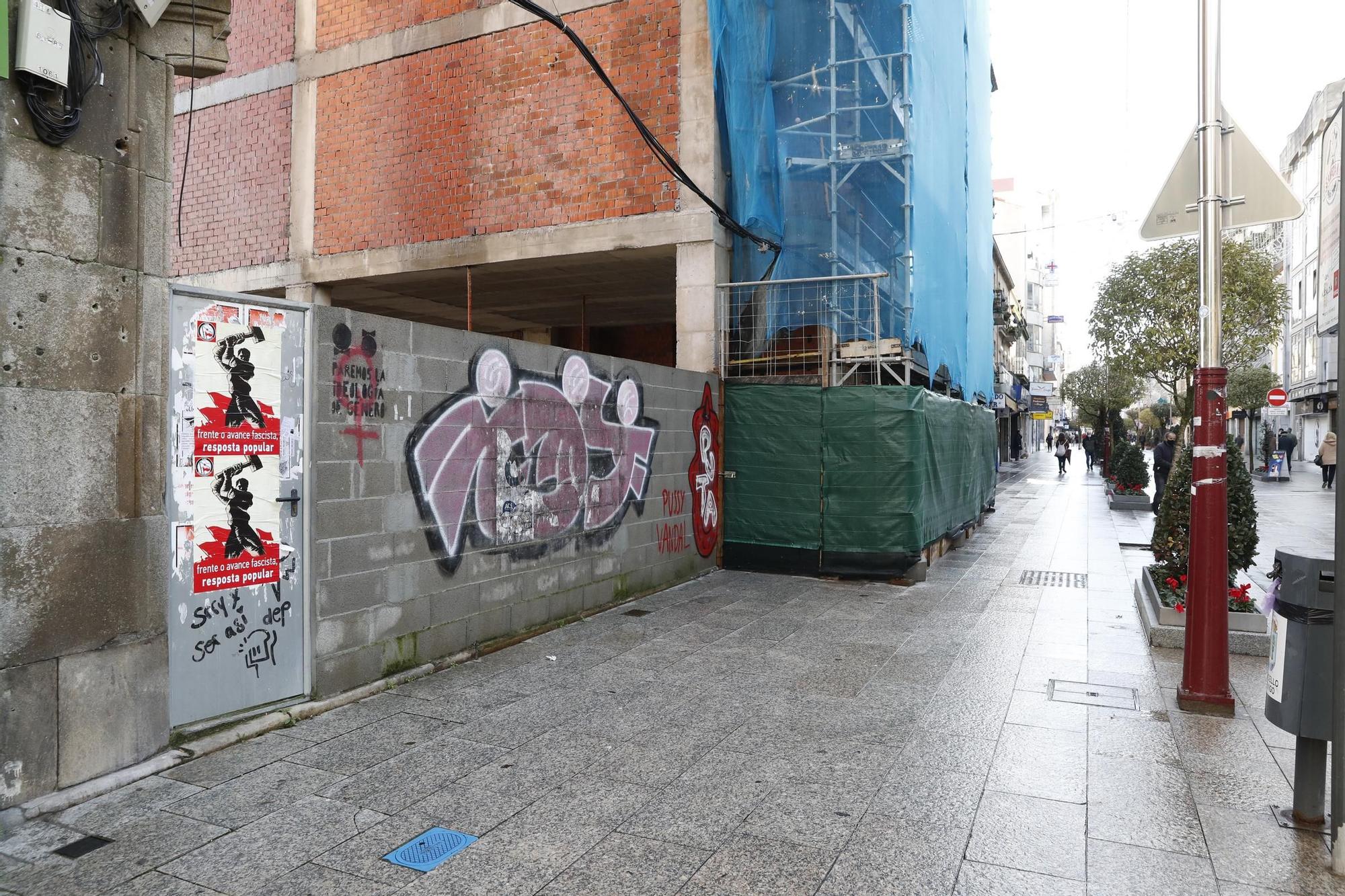 Clamor en el Calvario contra las pintadas en peatonal más transitada de Vigo