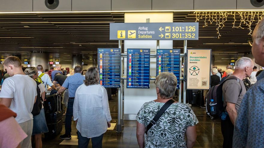 Colas en el Aeropuerto de Gran Canaria por una incidencia informática