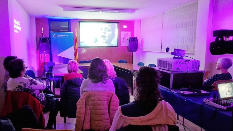 Els espectadors que van assistir divendres a l’estrena del circuit a Viladamat. | BASILI GIRONÈS